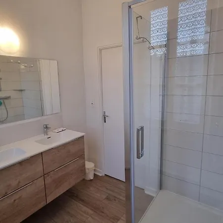 L'ecole - Vue Panoramique - A 50 M Du Chateau Holiday home Villeneuve (Puy-de-Dome)