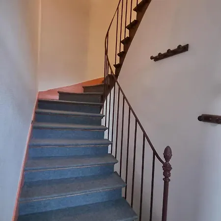 L'ecole - Vue Panoramique - A 50 M Du Chateau Holiday home Villeneuve (Puy-de-Dome)